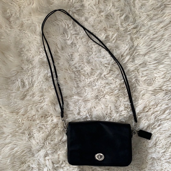 Coach Handbags - Leather Coach purse